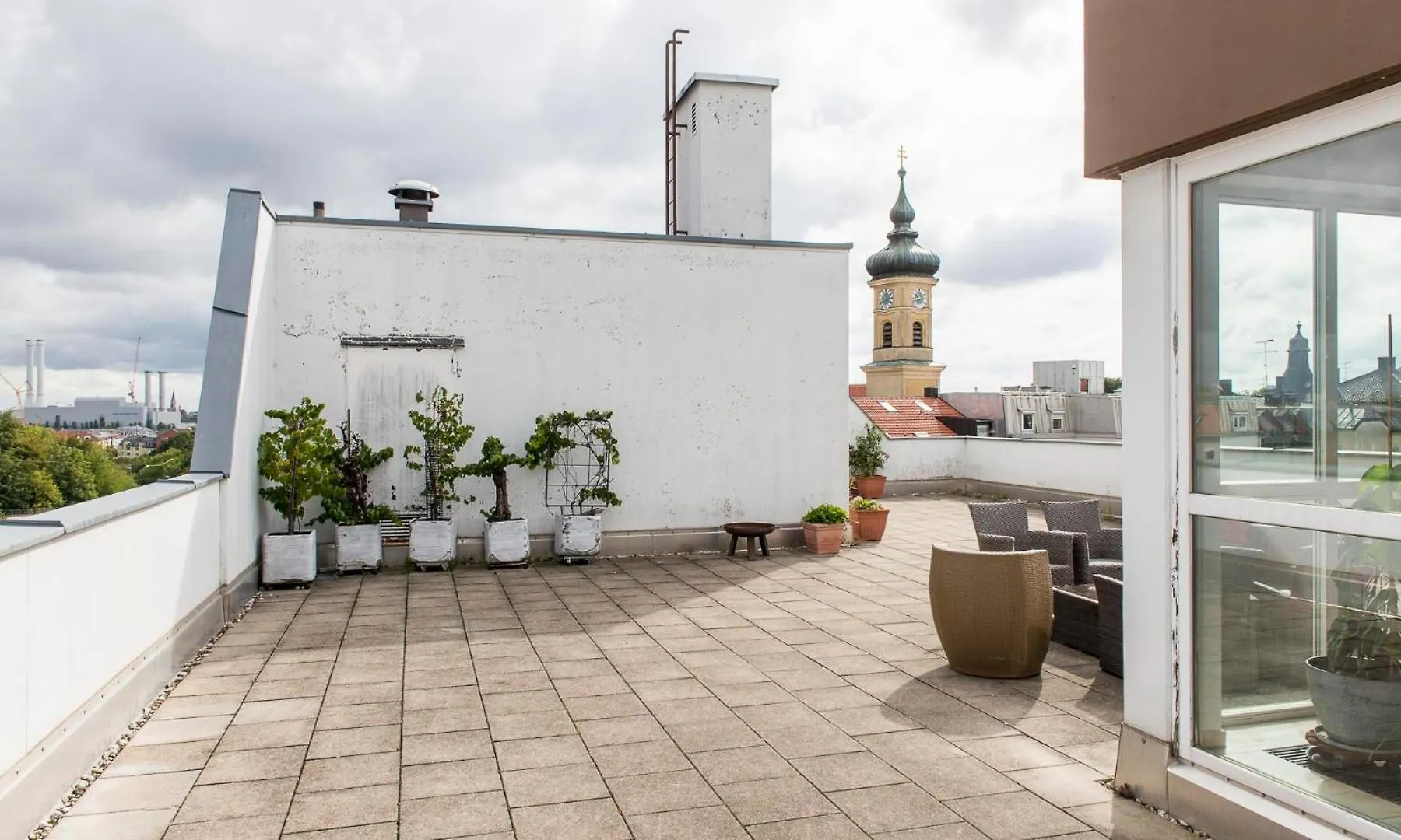 Munich Rooftop Retreat Apartment